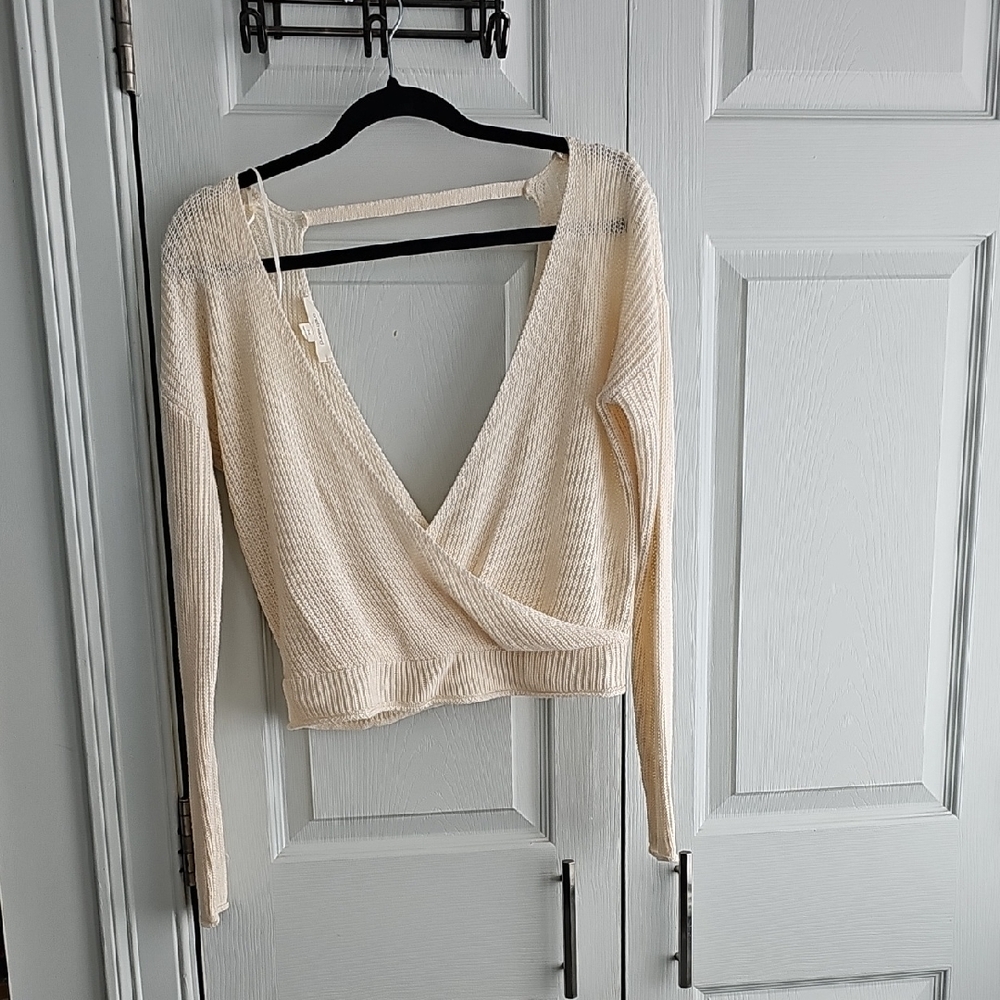 Chic Cream V-Neck Sweater